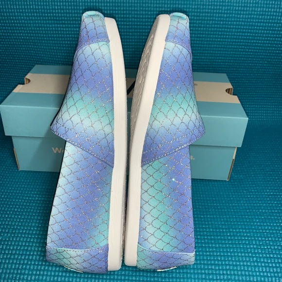 TOM’s Alpargata Multi Iridescent Mermaid Scales Print - Picture 2 of 6